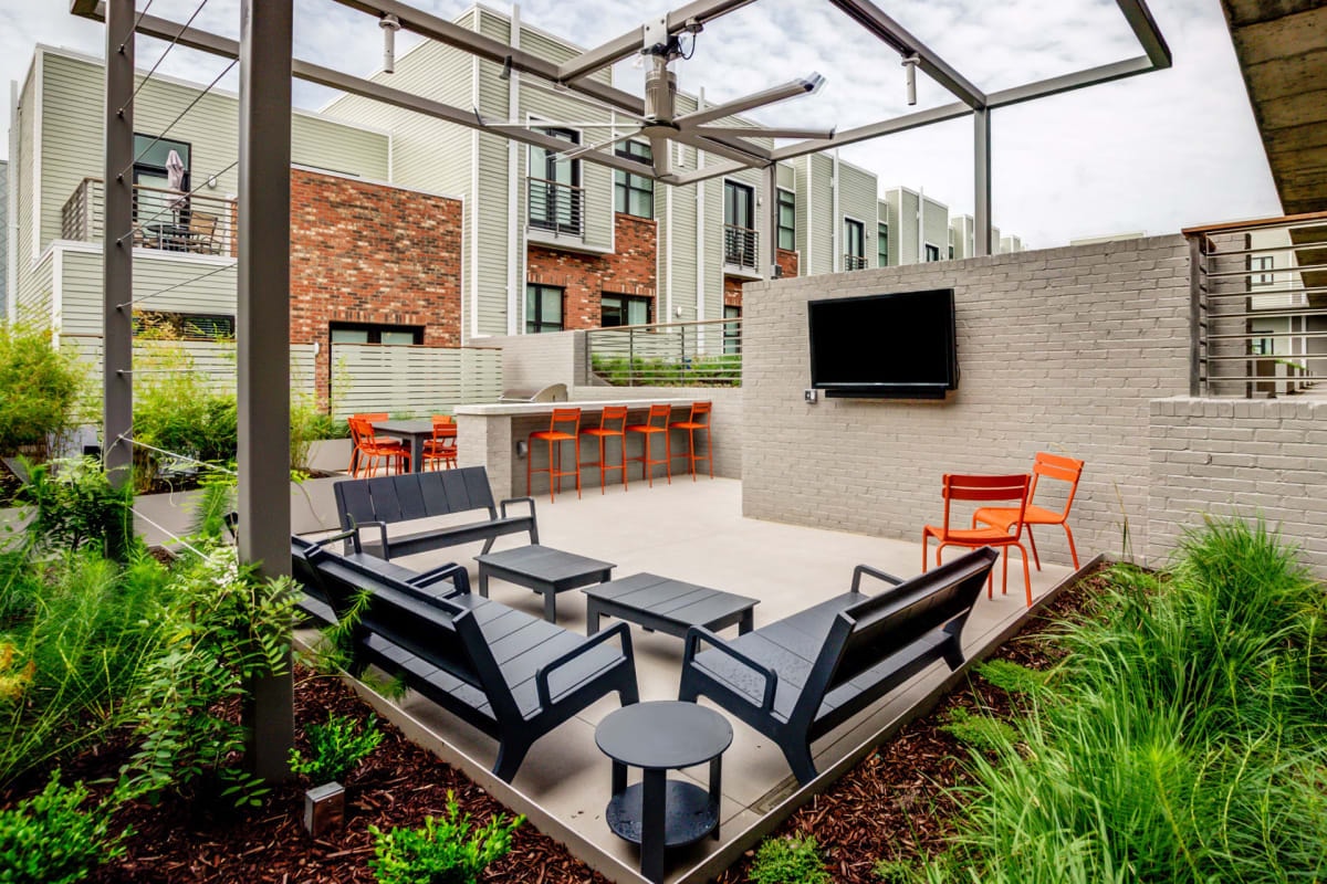 1813 21st Ave S, Nashville, TN 37212 — exterior view
