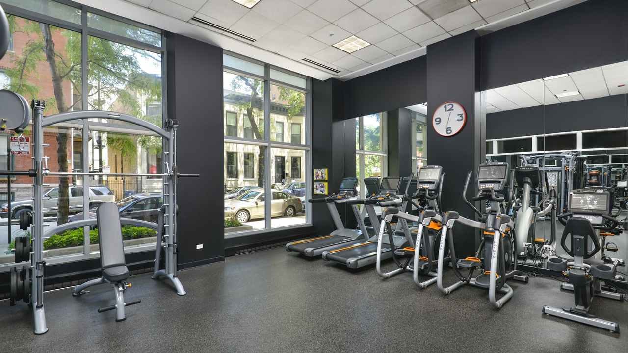 Chestnut Tower Apartments photo 3