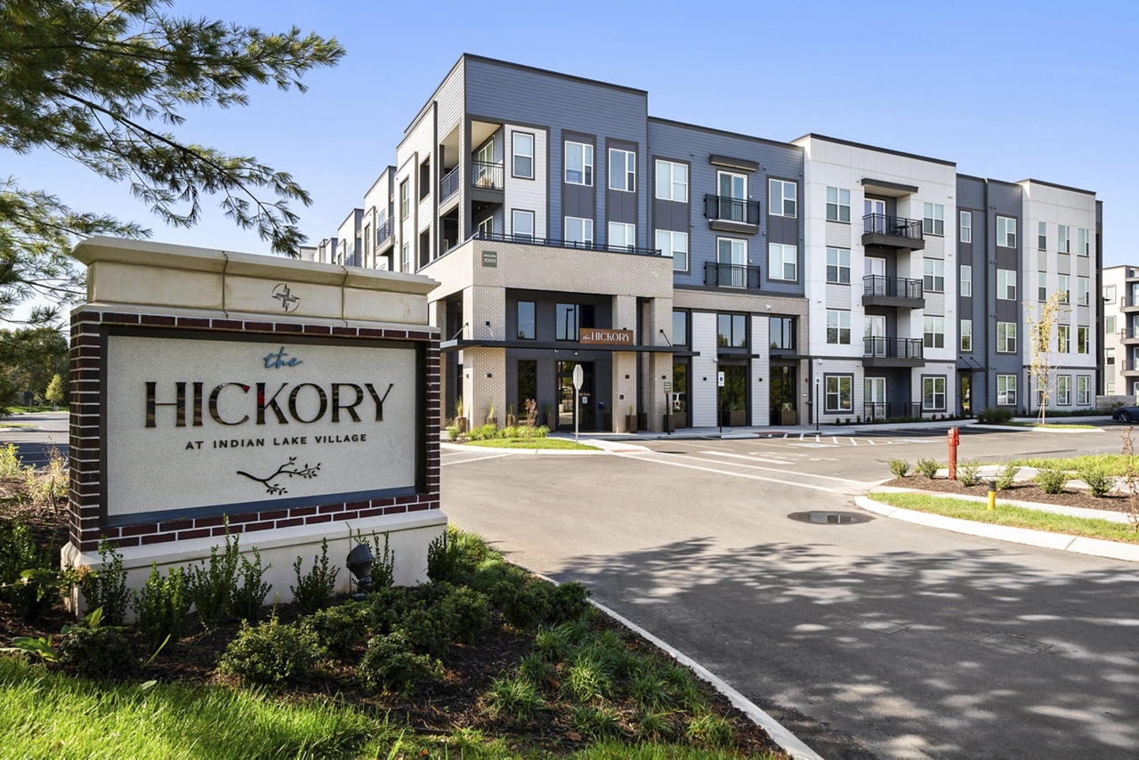 The Hickory at Indian Lake Village Apartments photo 5