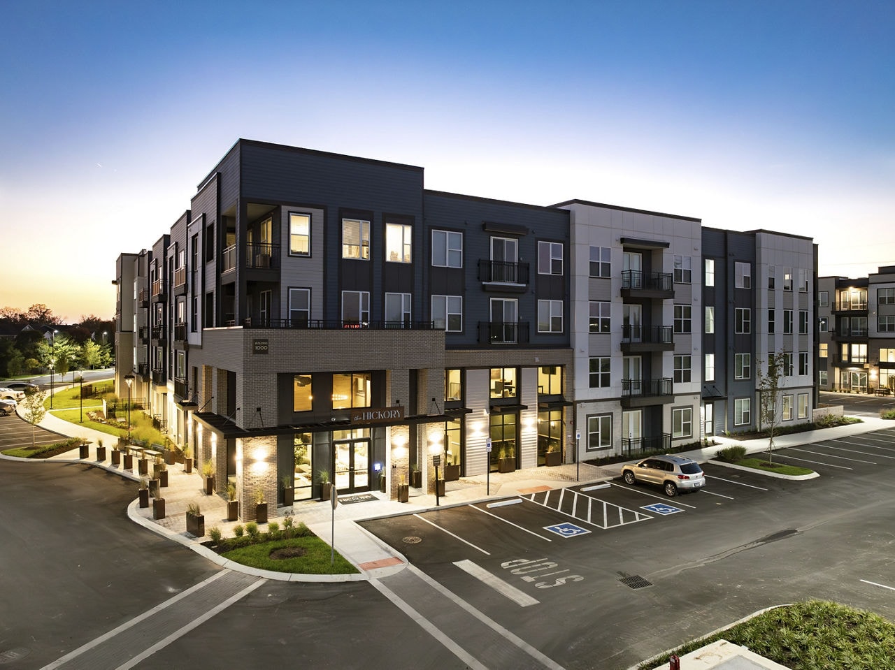 The Hickory at Indian Lake Village Apartments photo 4