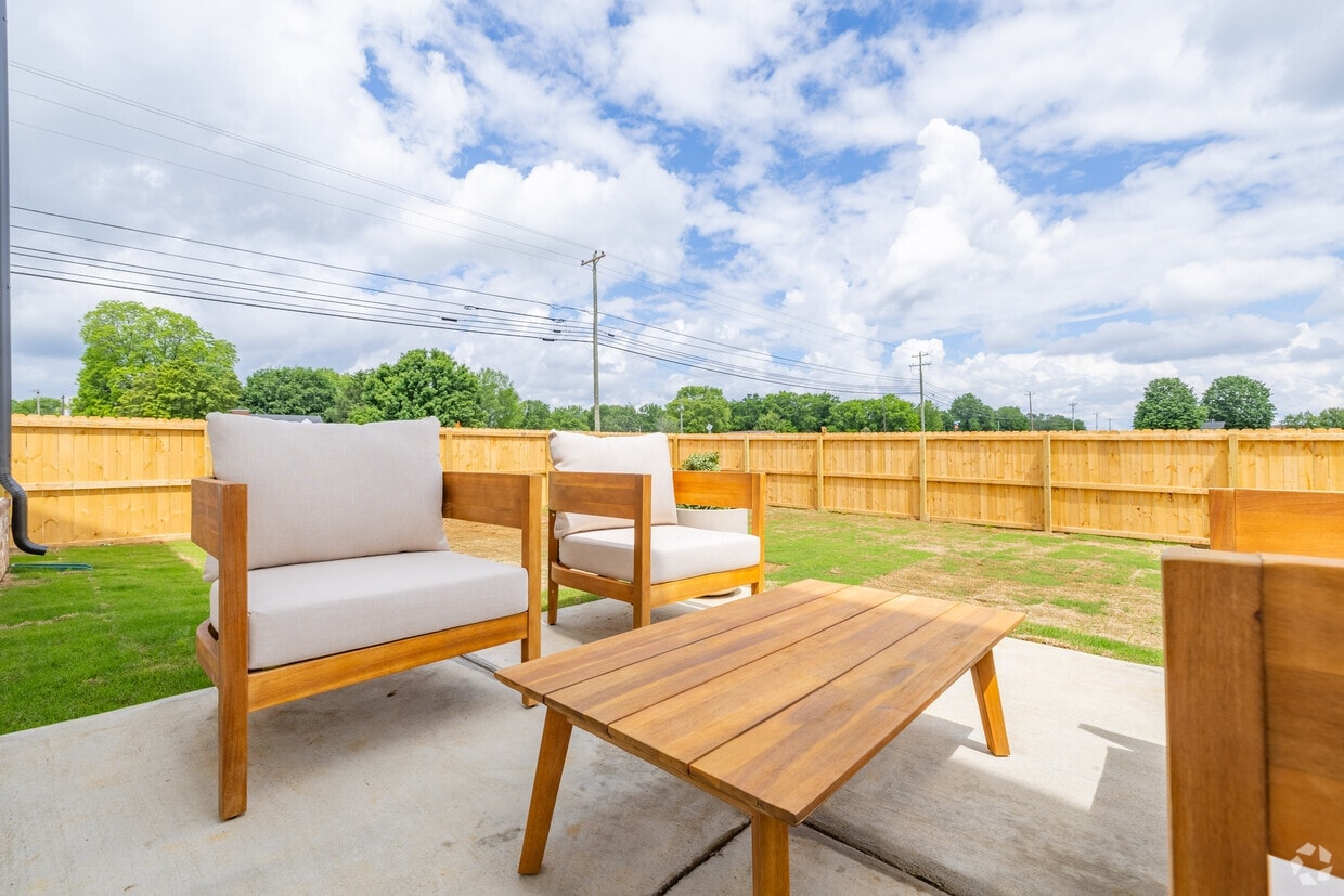 2762 Residences photo 18