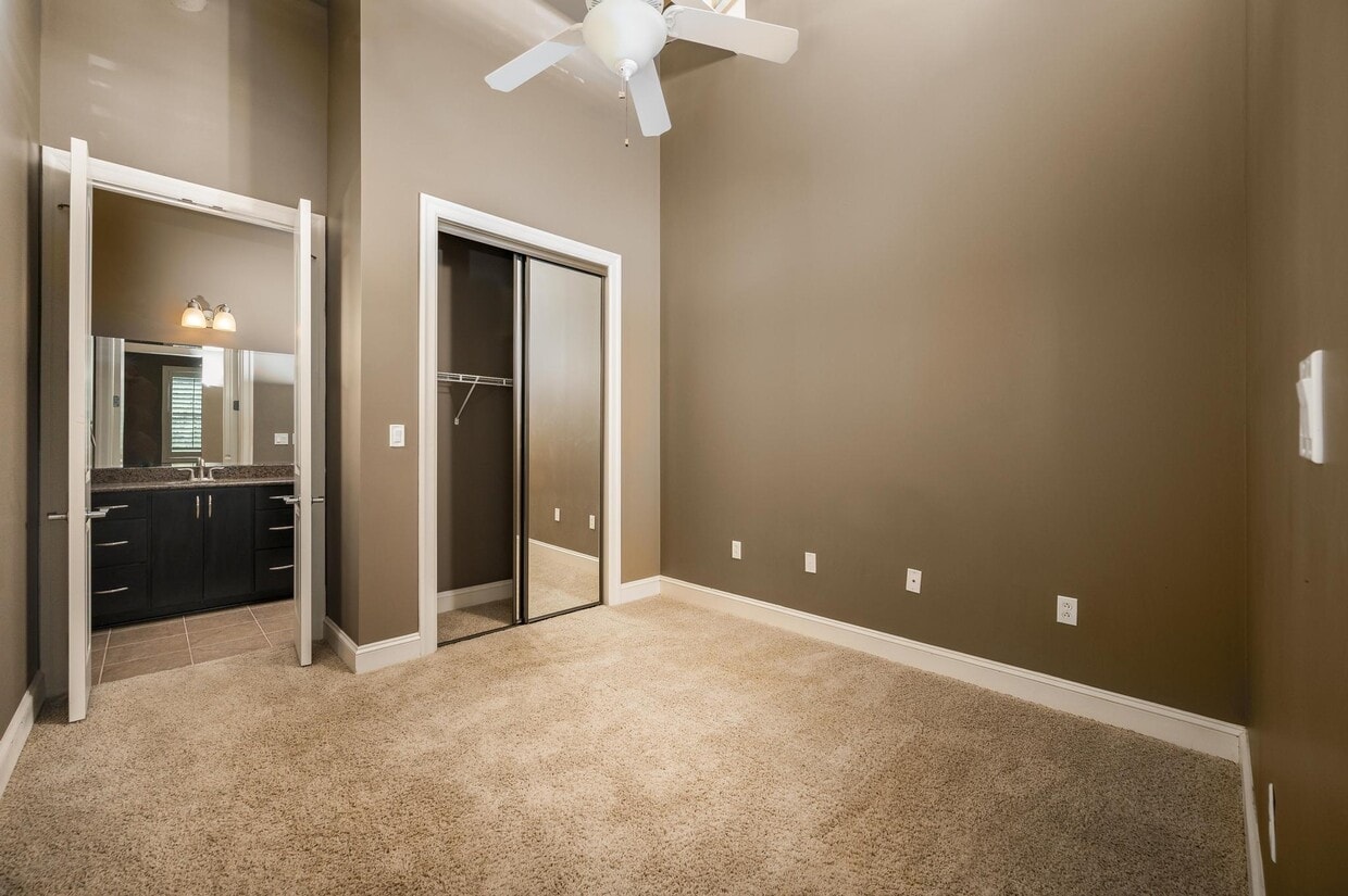 The Gateway Village photo 14
