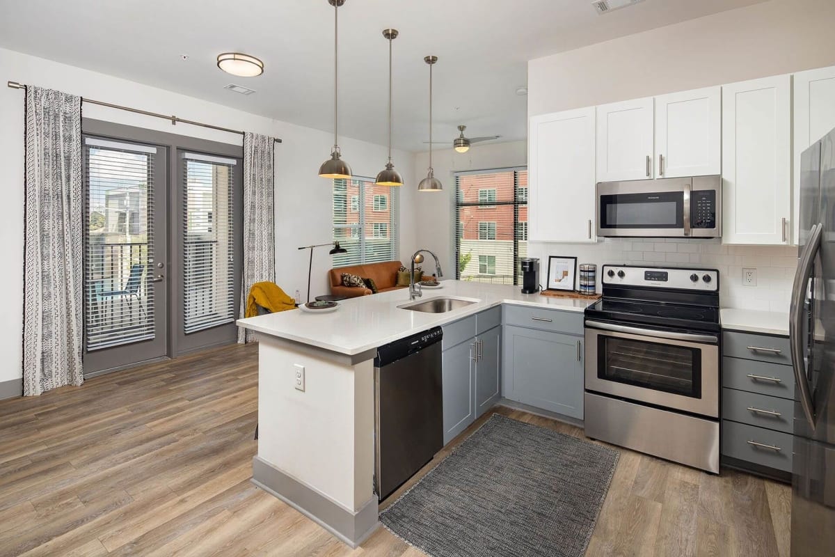 200 Madison St, Nashville, TN 37208 — exterior view
