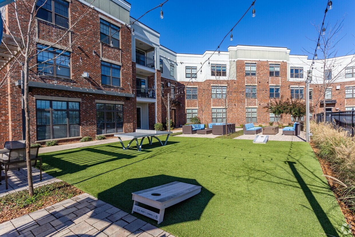 Vintage Foxland Apartments photo 47