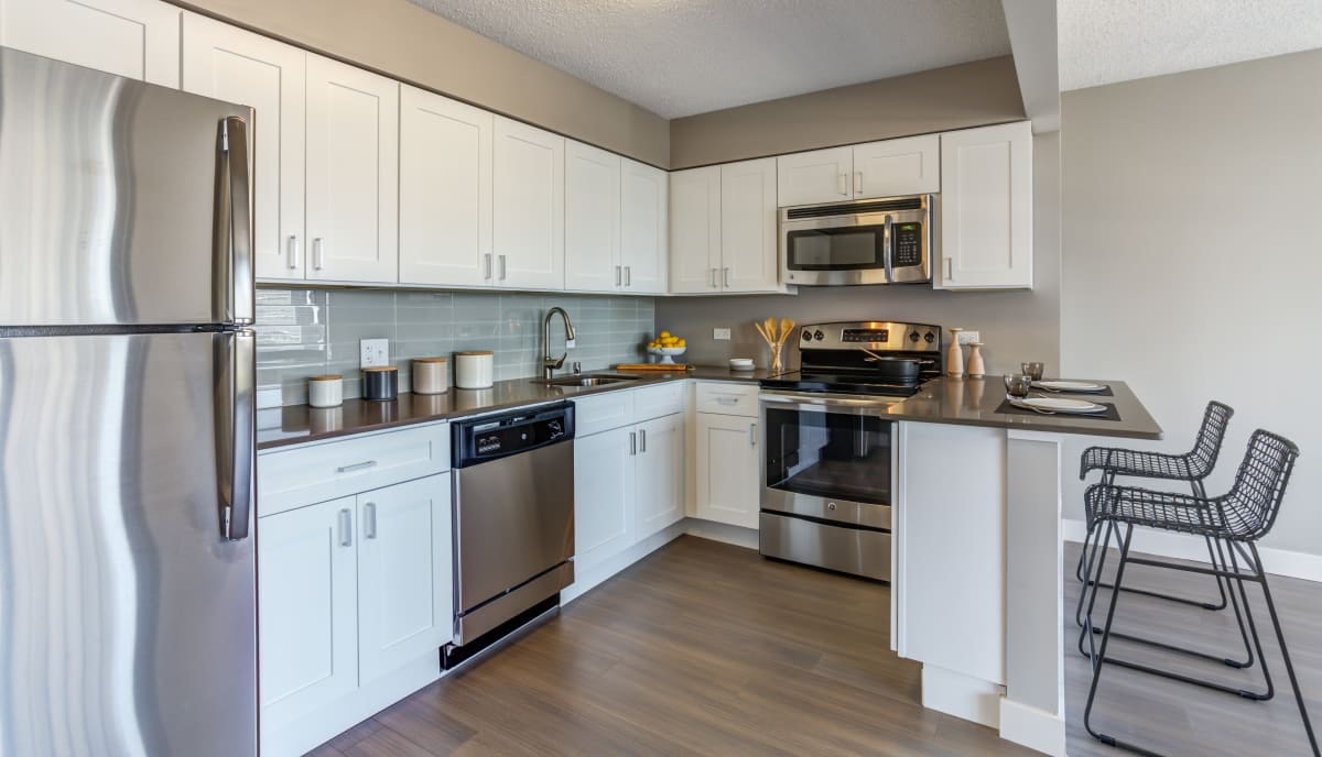 2555 N Clark St photo 8