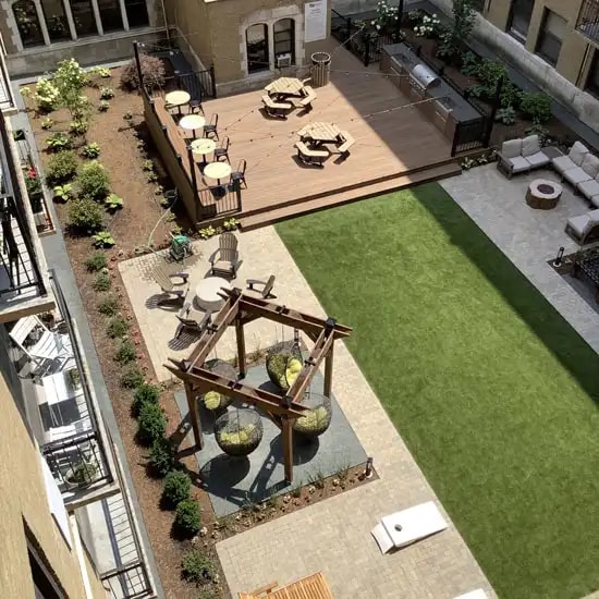 4242 N Sheridan Rd, Chicago, IL 60613 — living view