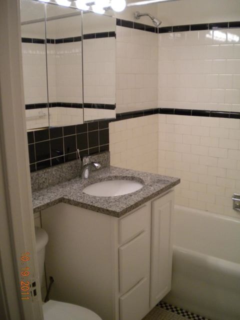 14 West Elm Apartments photo 32