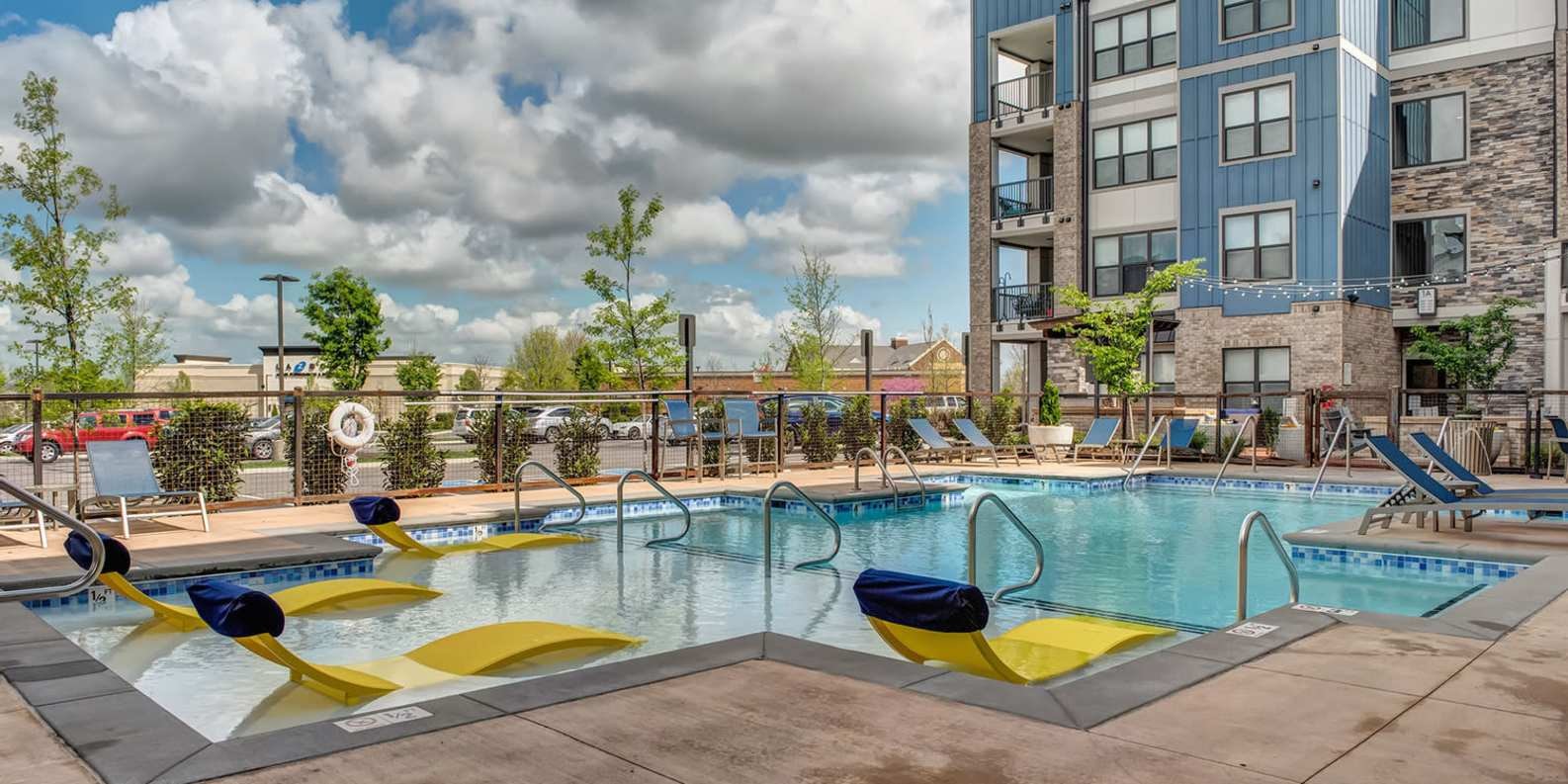 1349 Greshampark Dr, Murfreesboro, TN 37129 — living view