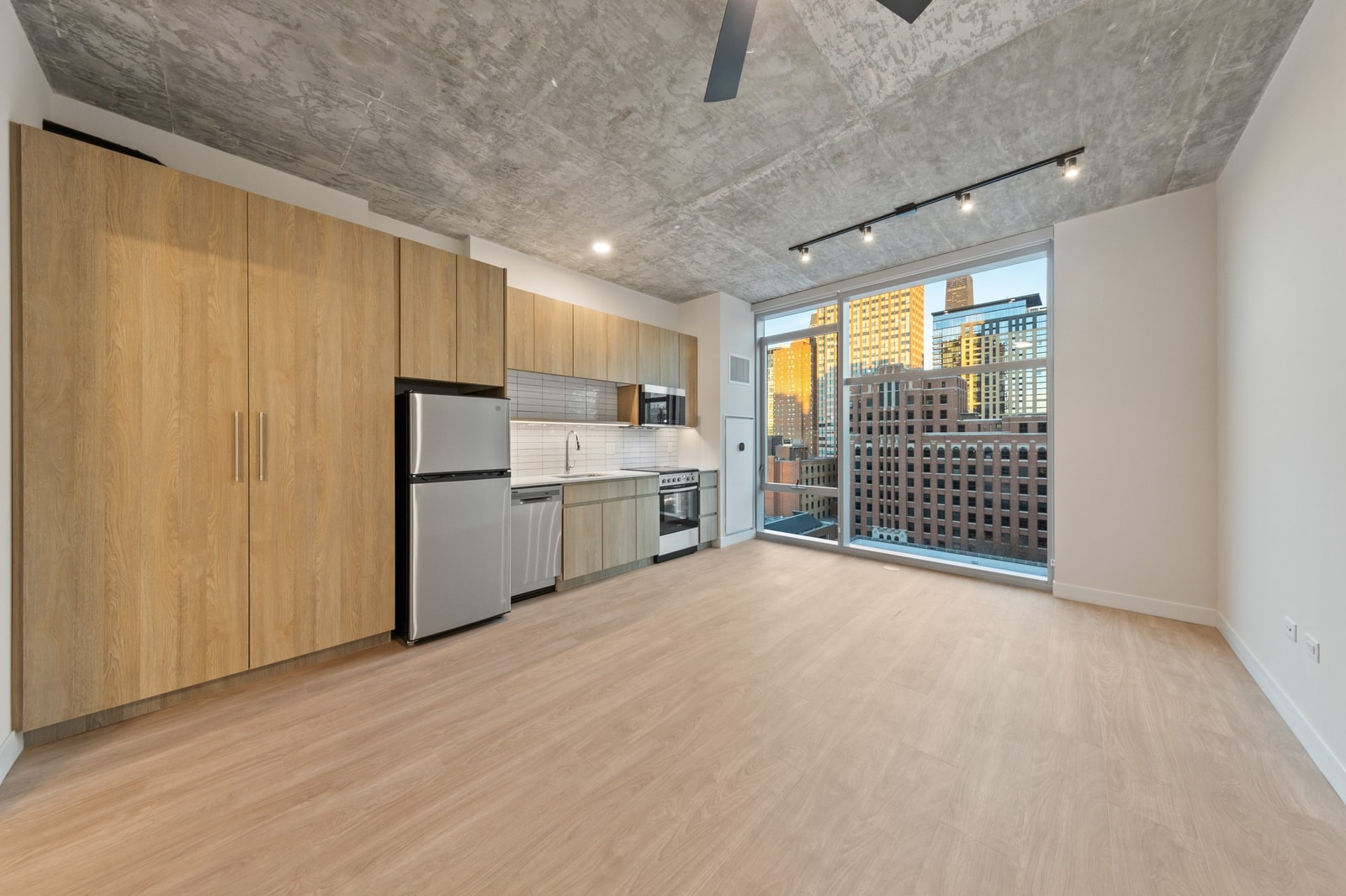 Amli 808 photo 37