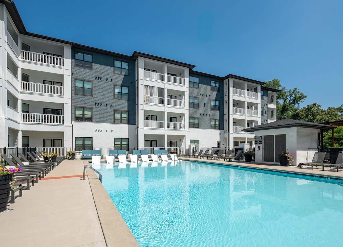 135 Donelson Pike, Nashville, TN 37214 — exterior view