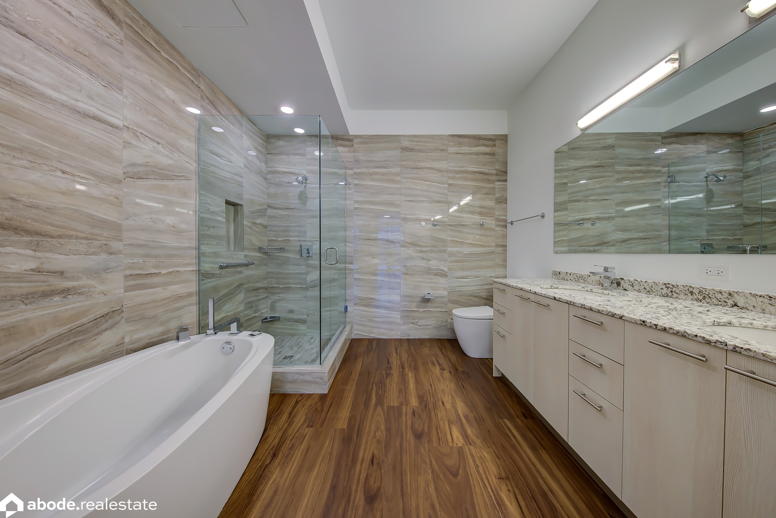 Optima Lakeview photo 131