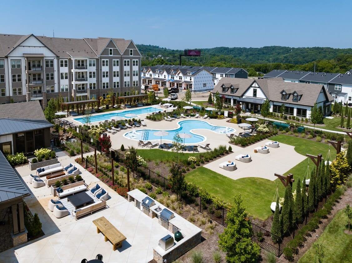 615 Old Hickory Blvd, Nashville, TN 37209 — living view