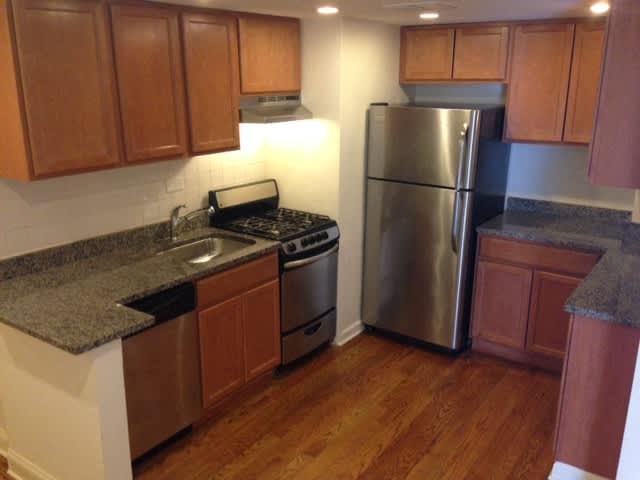 14 West Elm Apartments photo 9