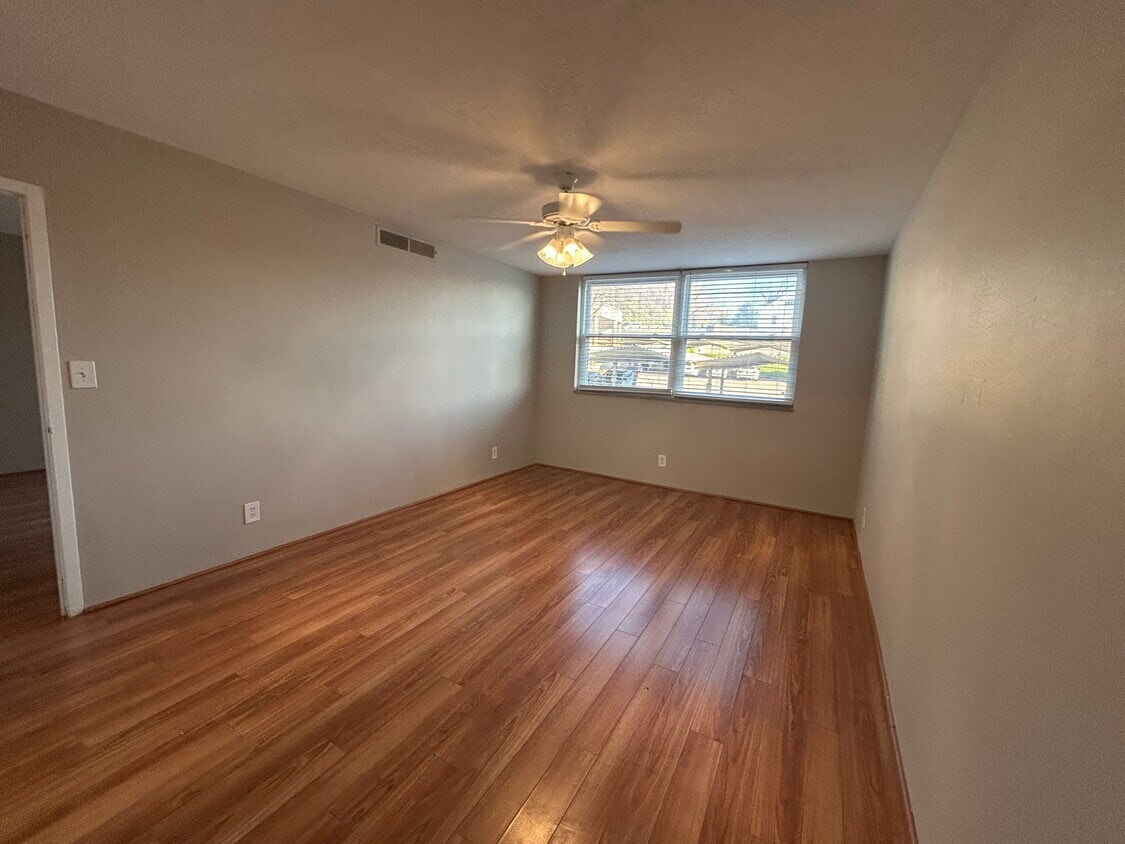 Continental Condos photo 46