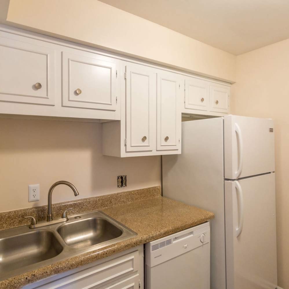 1000 Thompson Pl, Nashville, TN 37217 — bedrooms view