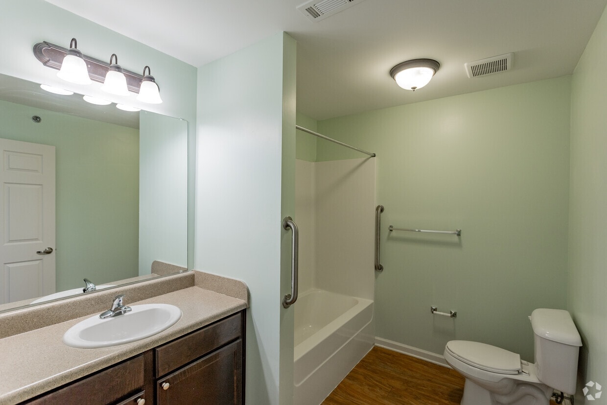 Sumner Gardens Apartments photo 32