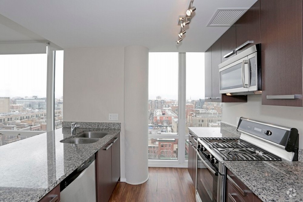 24 S Morgan Apartments photo 88
