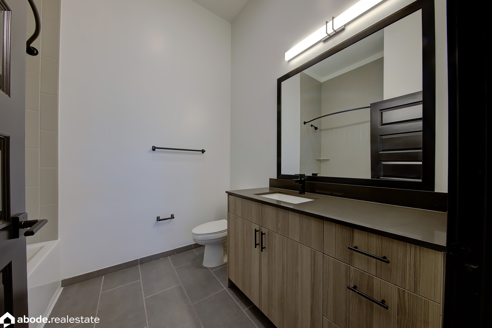 Abberly Riverwalk Apartment Homes photo 54