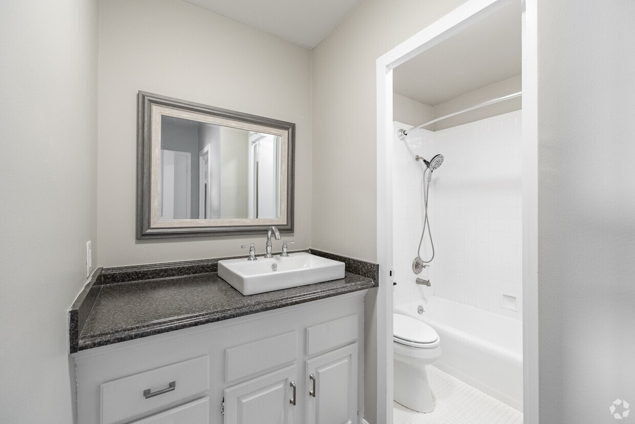 Continental Condos photo 4