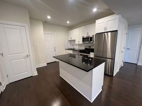 1521 W Sherwin photo 4