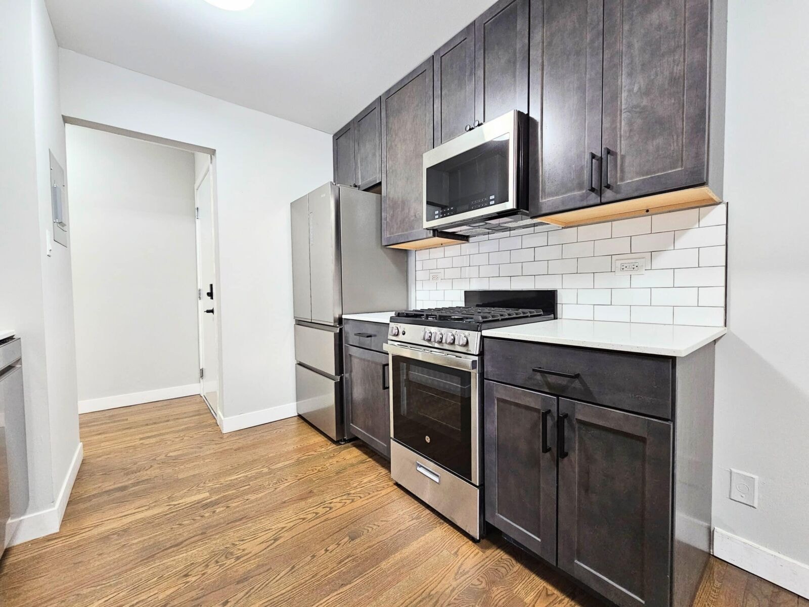 528 Oakdale photo 28