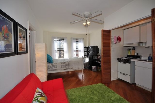 14 West Elm Apartments photo 30