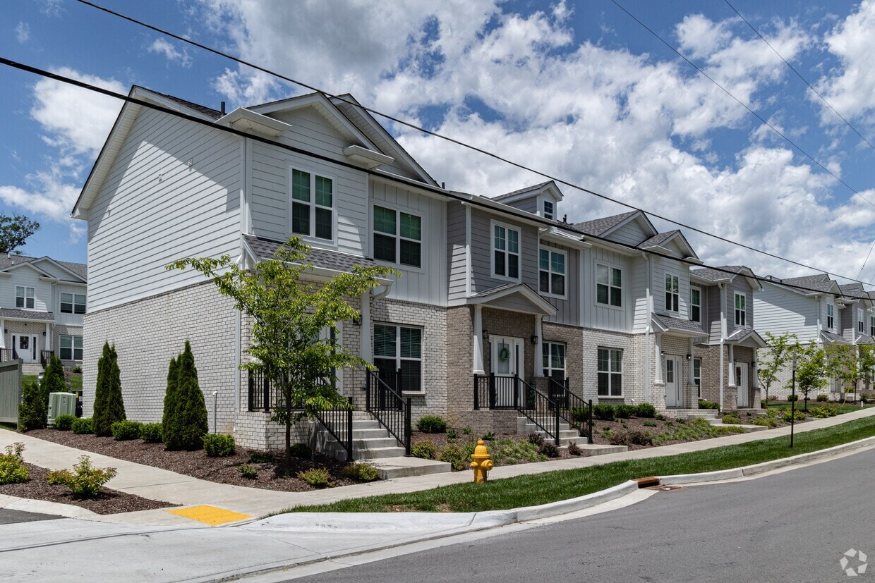 Stadium Townhomes photo 4