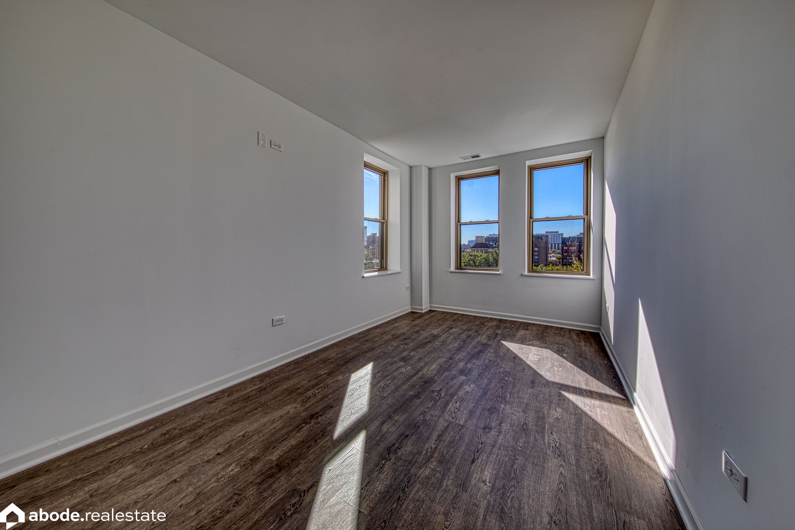 940 Winona photo 7