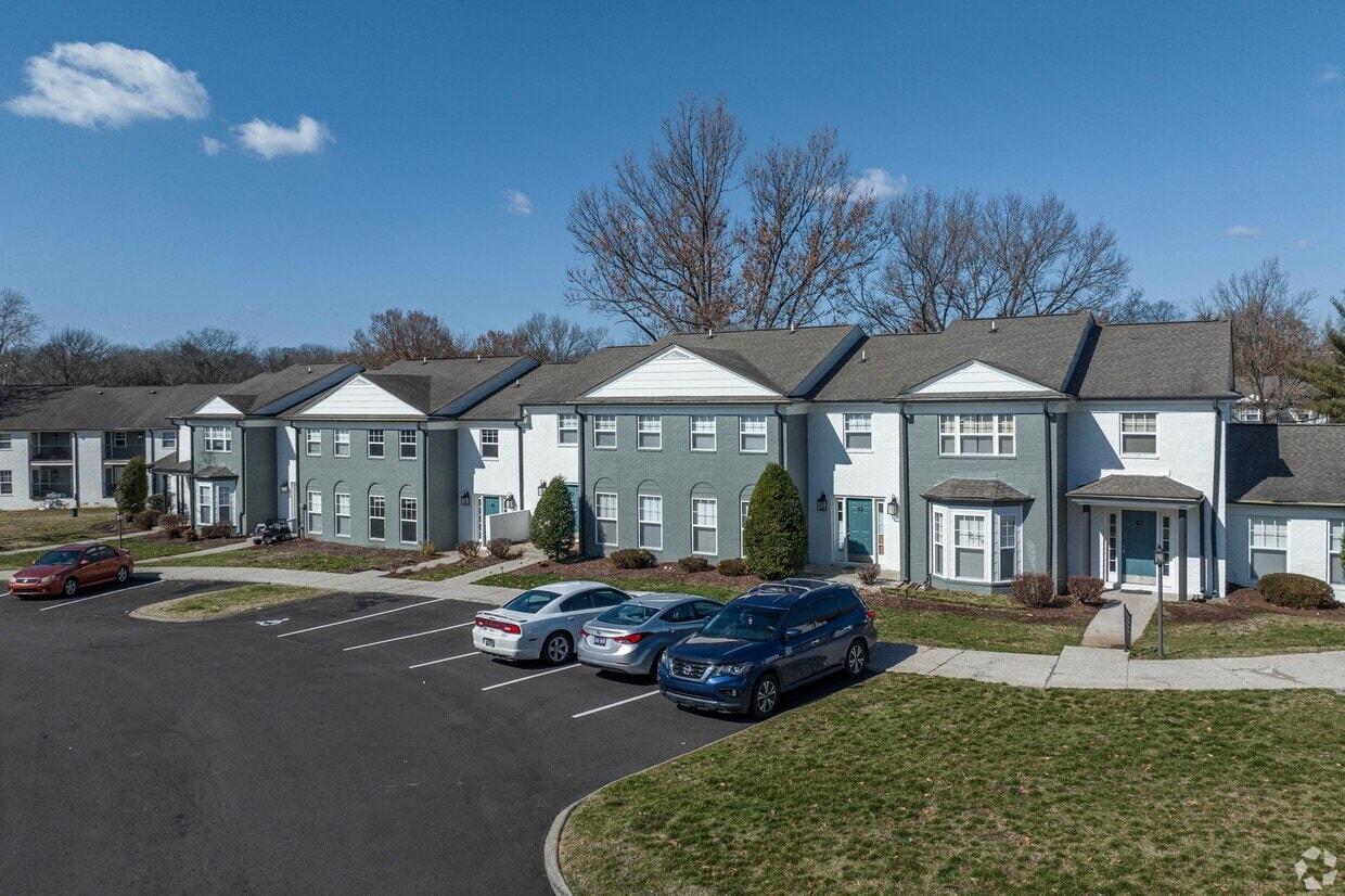 Marina Pointe photo 45