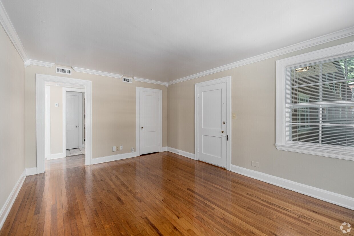 Woodmont Terrace photo 3