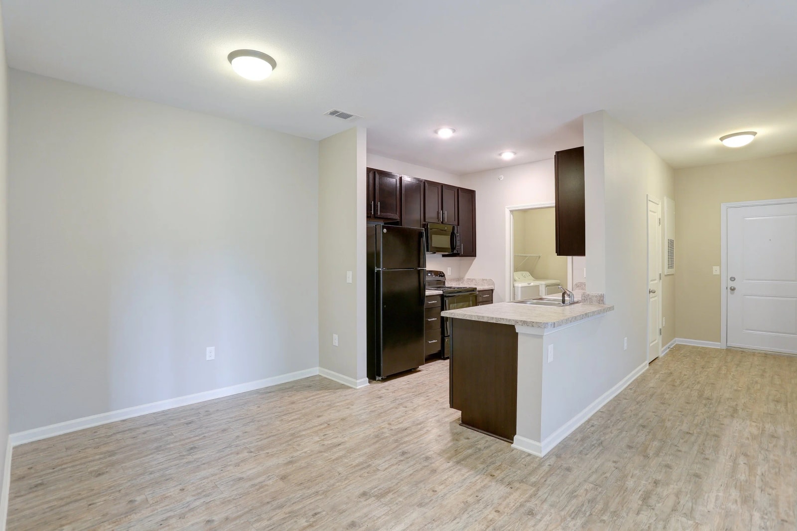 5515 Scruggs Ln, Nashville, TN 37207 — exterior view