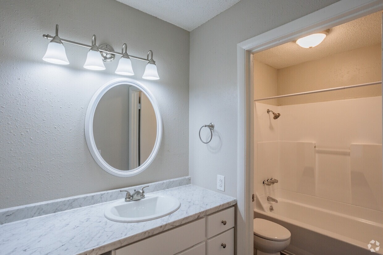 Kingwood photo 18