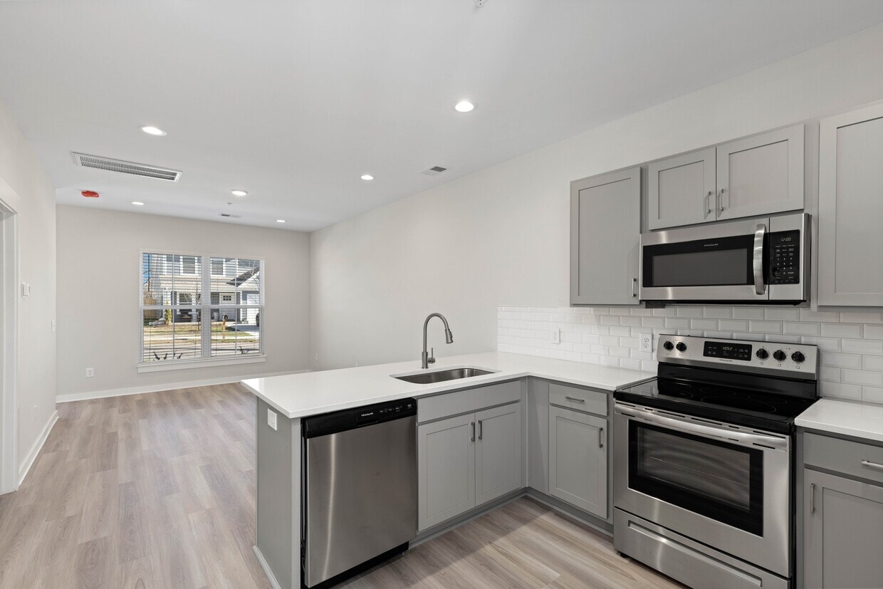 Stadium Townhomes photo 8