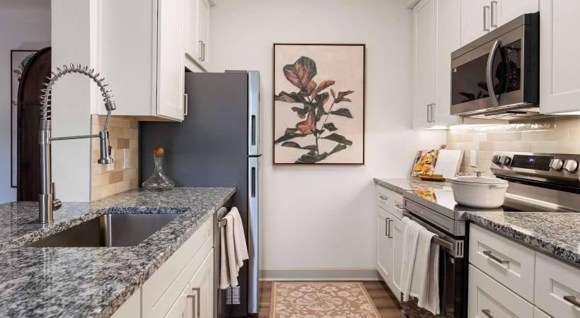 660 Bell Rd, Antioch, TN 37013 — living view