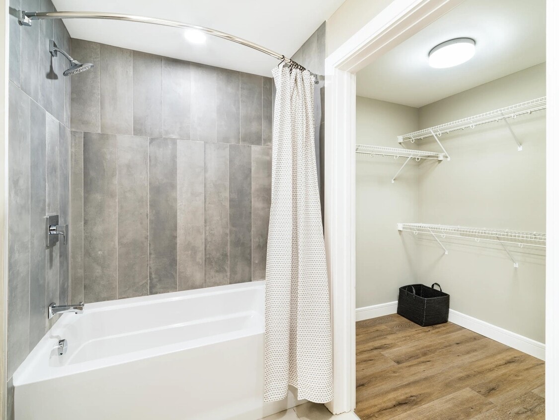 Modera McGavock photo 22