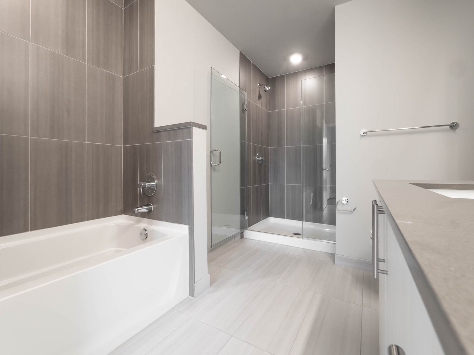 The Elle Apartments photo 37