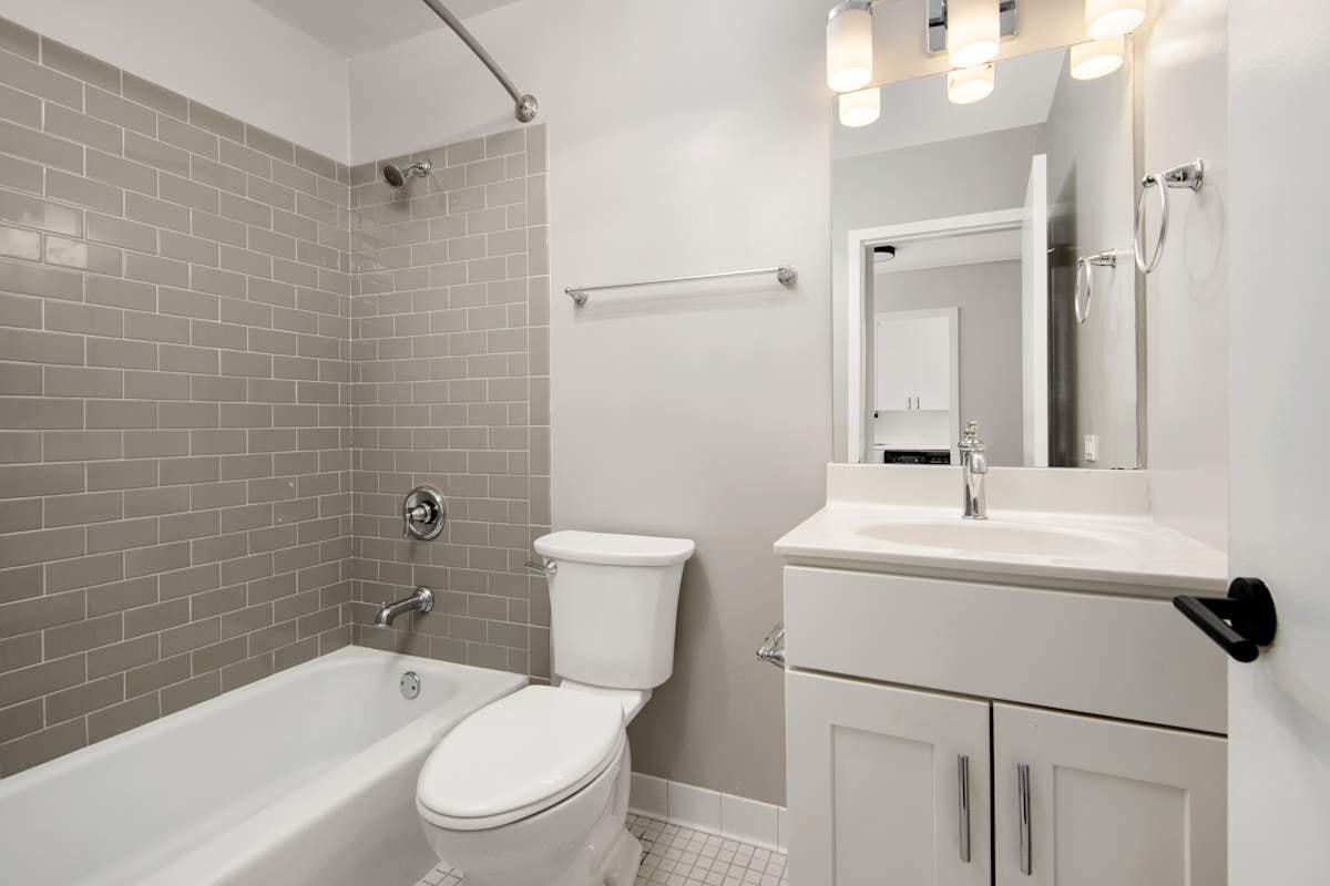 3450 N. Lake Shore Drive photo 38