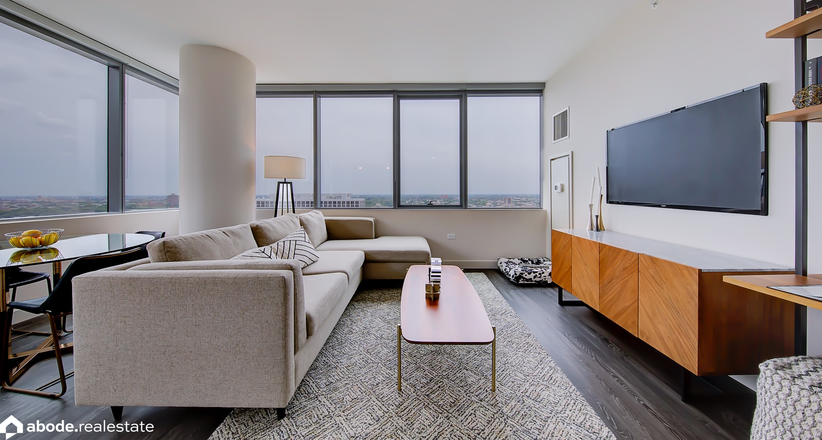 811 W Agatite Ave, Chicago, IL 60640 — living view