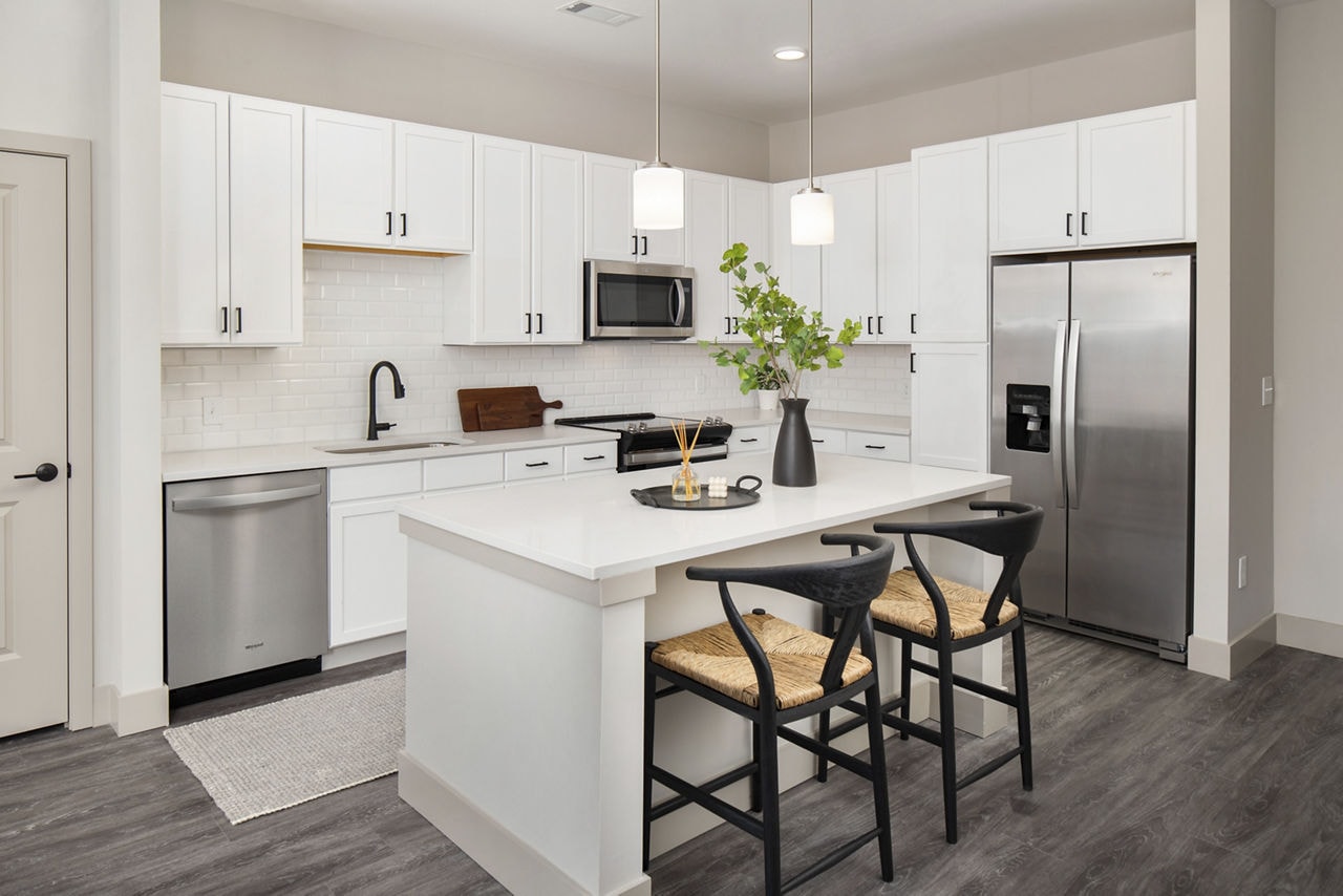 The Hickory at Indian Lake Village Apartments photo 23