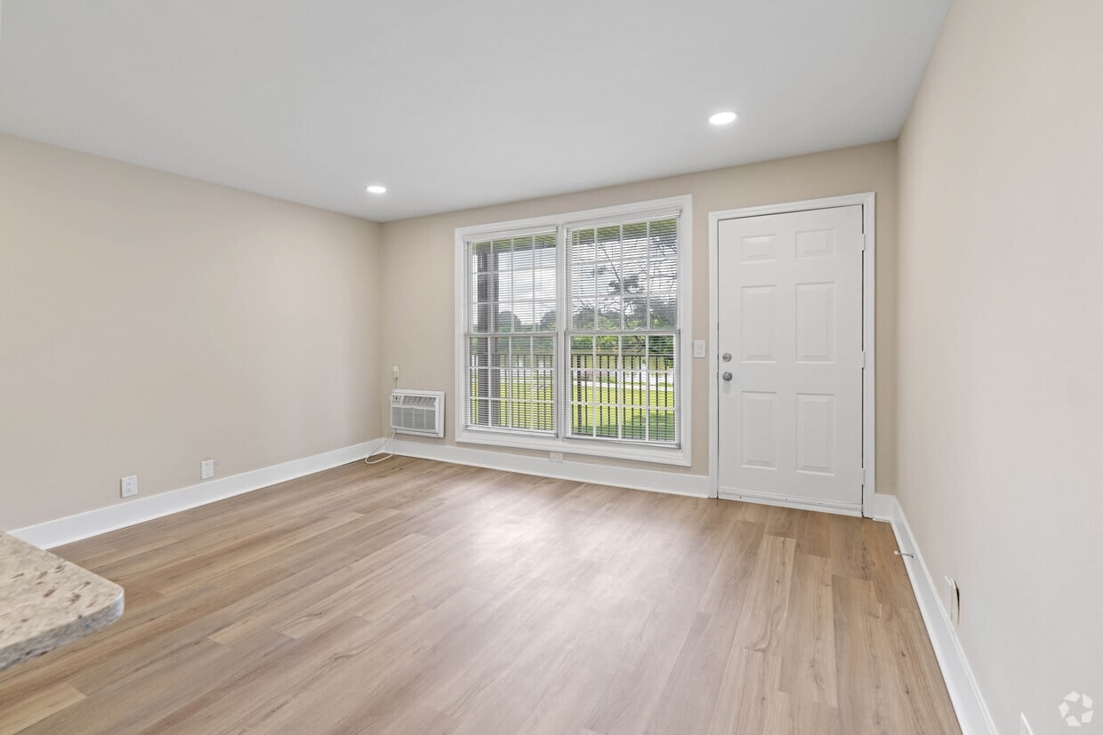 Lakeside Studio Apartments photo 16