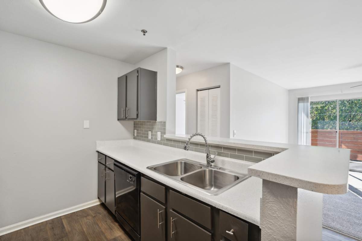 1830 Spring Branch Dr, Madison, TN 37115 — kitchen view