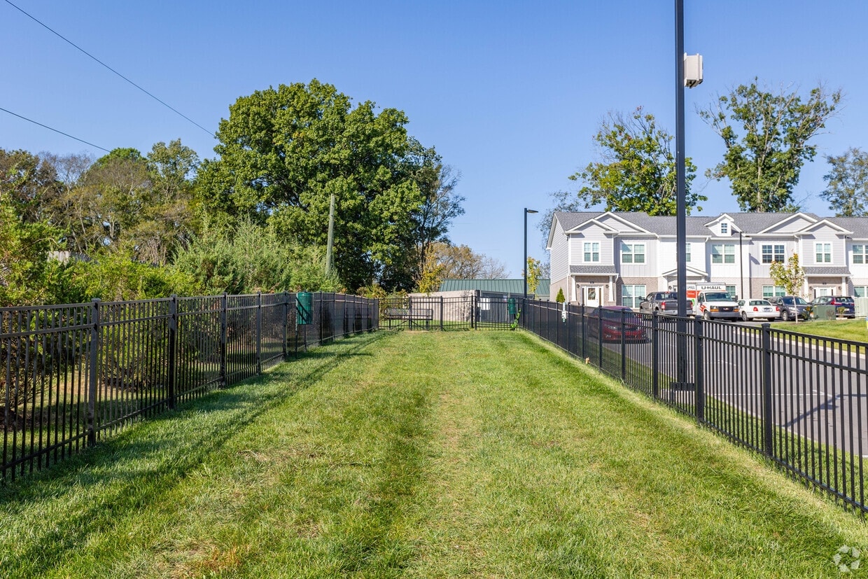 Stadium Townhomes photo 31