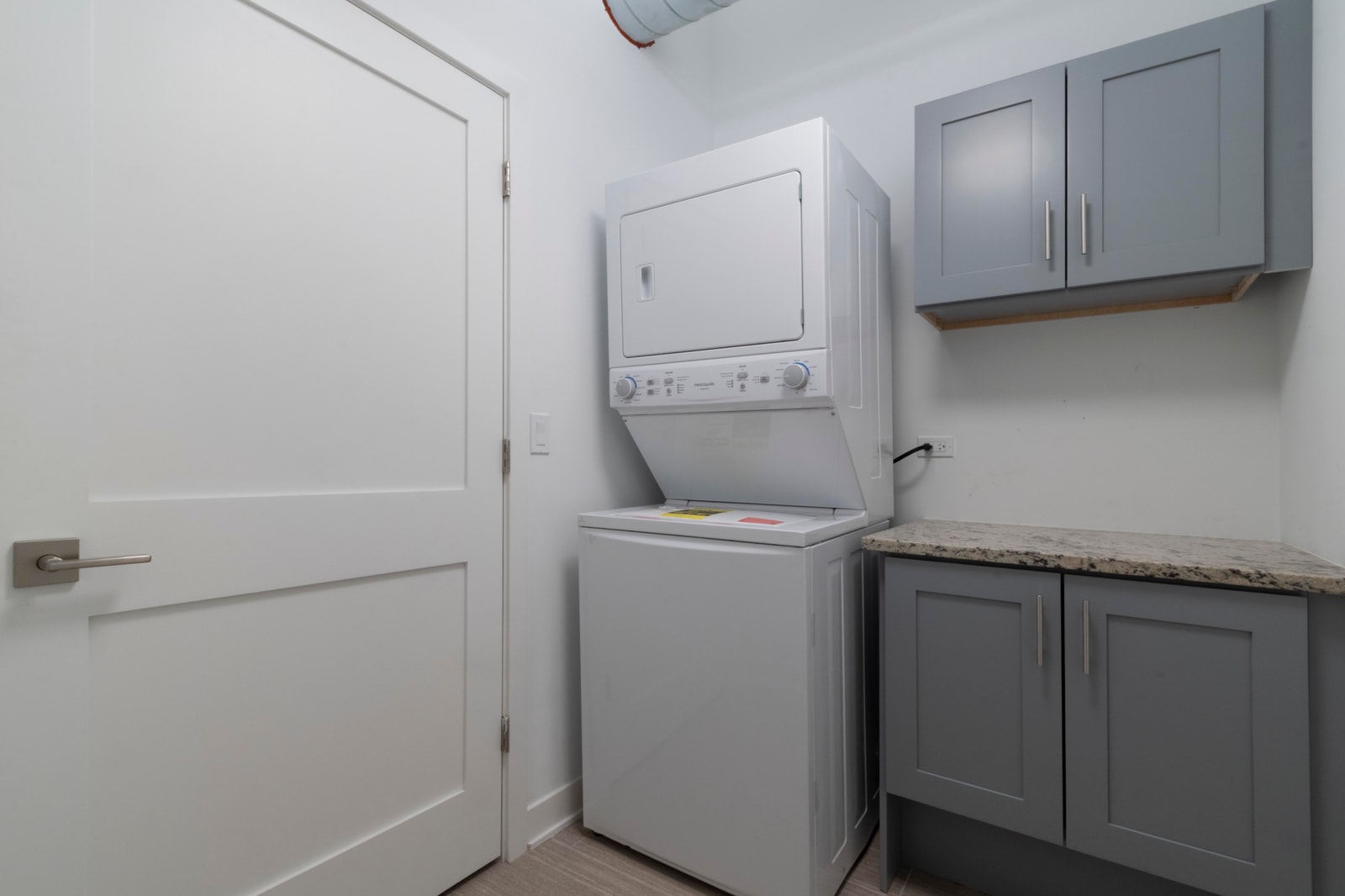 Hubbard Place photo 53