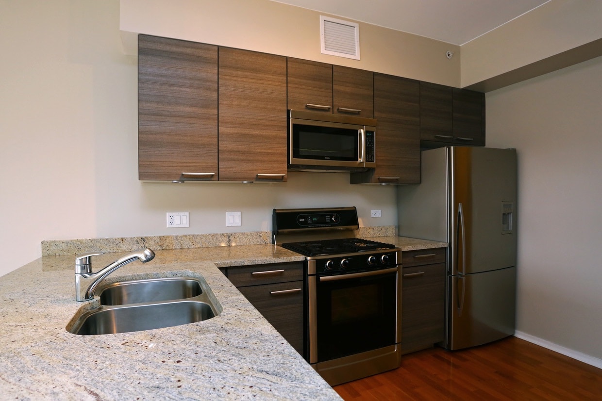 24 S Morgan Apartments photo 64