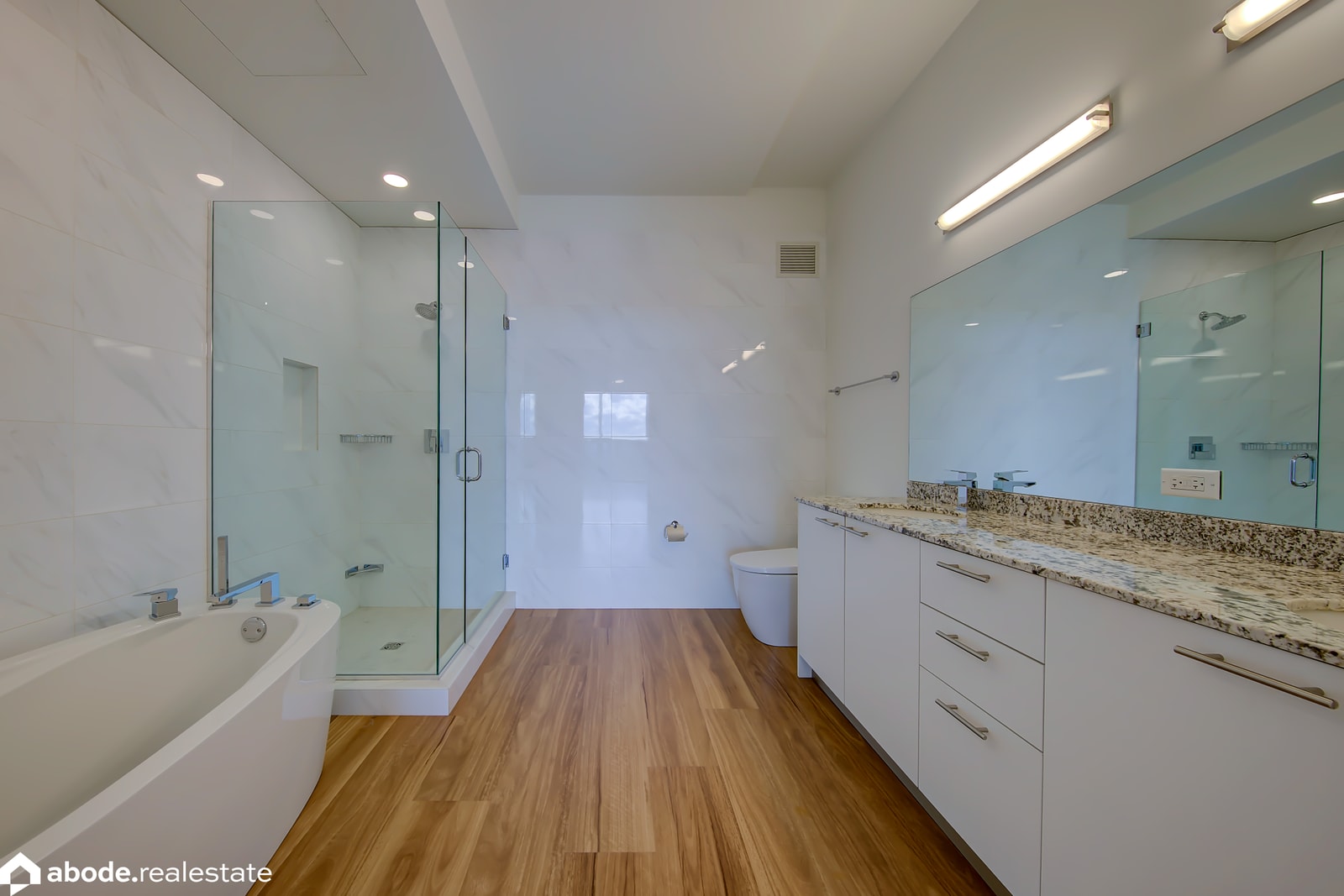Optima Lakeview photo 39