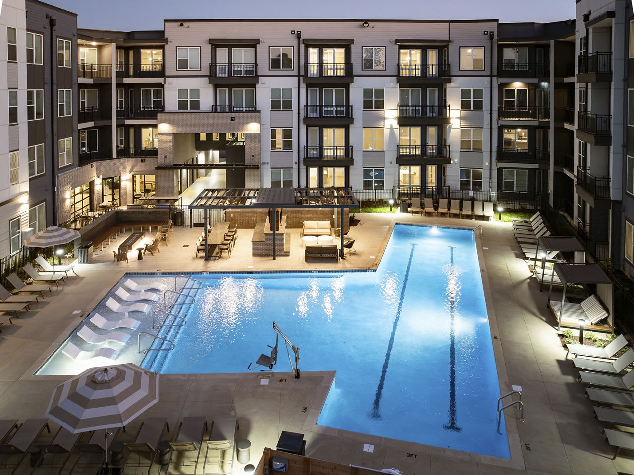 The Hickory at Indian Lake Village Apartments photo 7