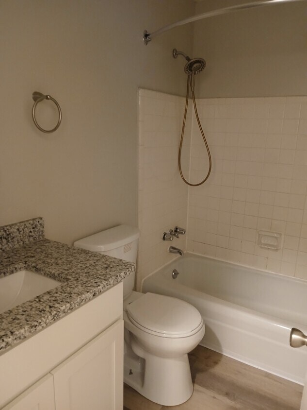 Franklin Manor Apartments photo 17