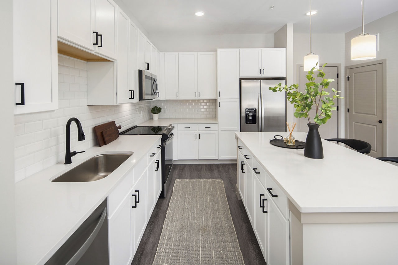 The Hickory at Indian Lake Village Apartments photo 22