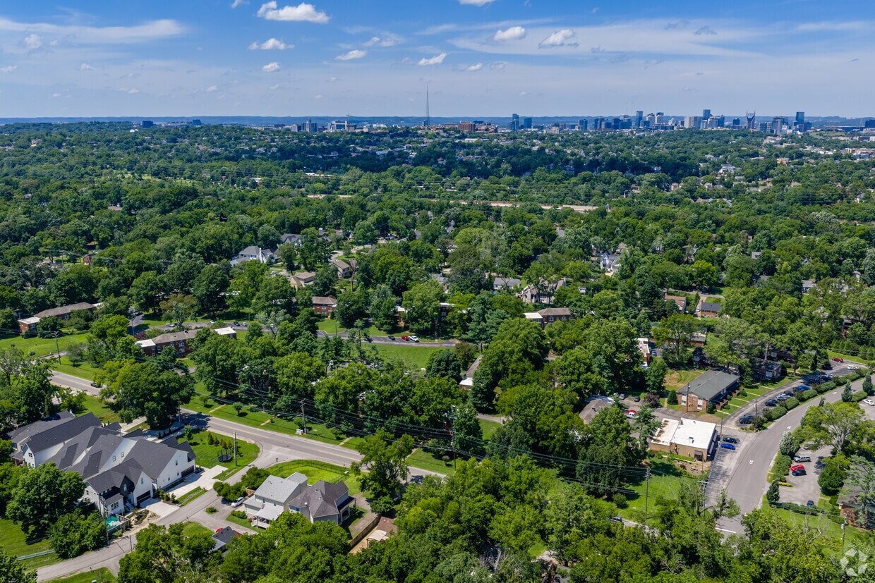 Woodmont Terrace photo 30