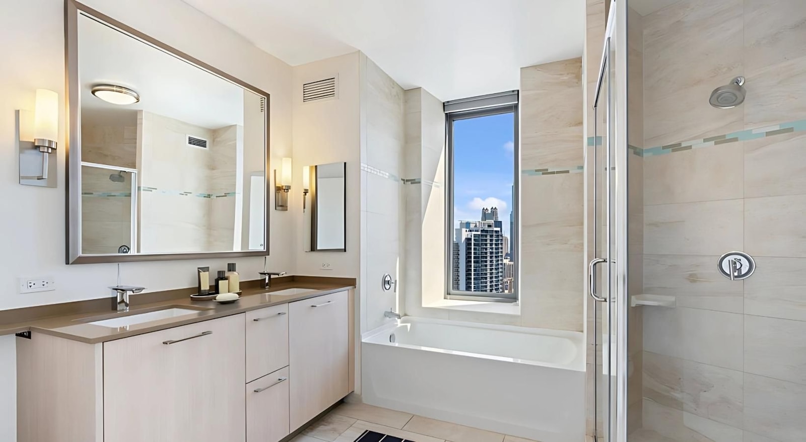 360 W. Hubbard, Chicago, IL 60654 — exterior view